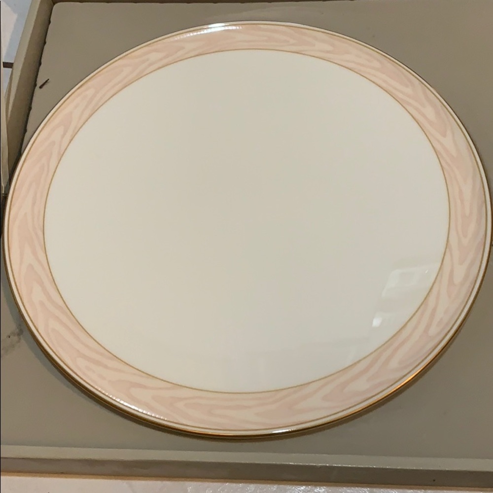 - Mikasa cake plate and server